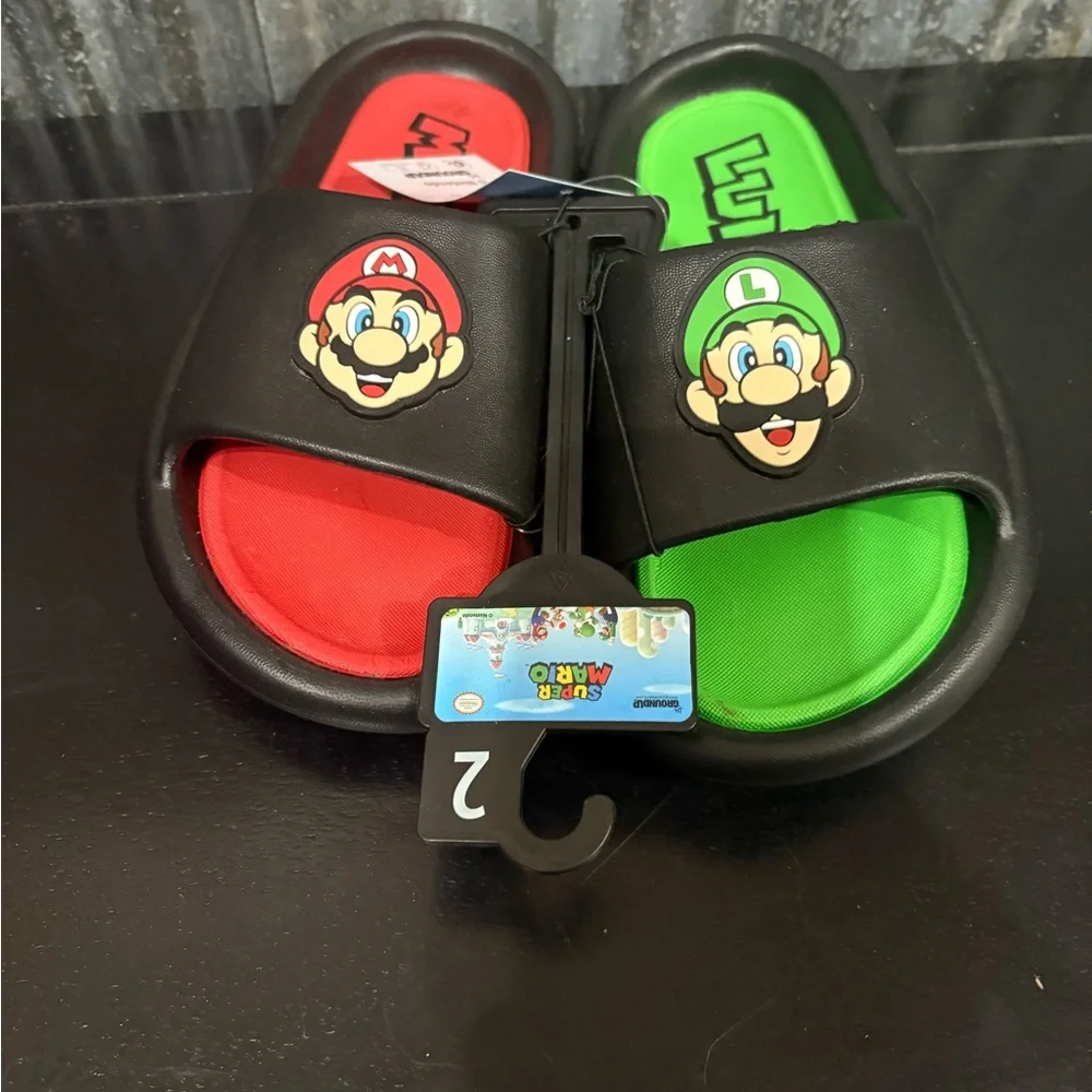 Nintendo Super Mario Red and Green Kids Sandals - Picture 1 of 3